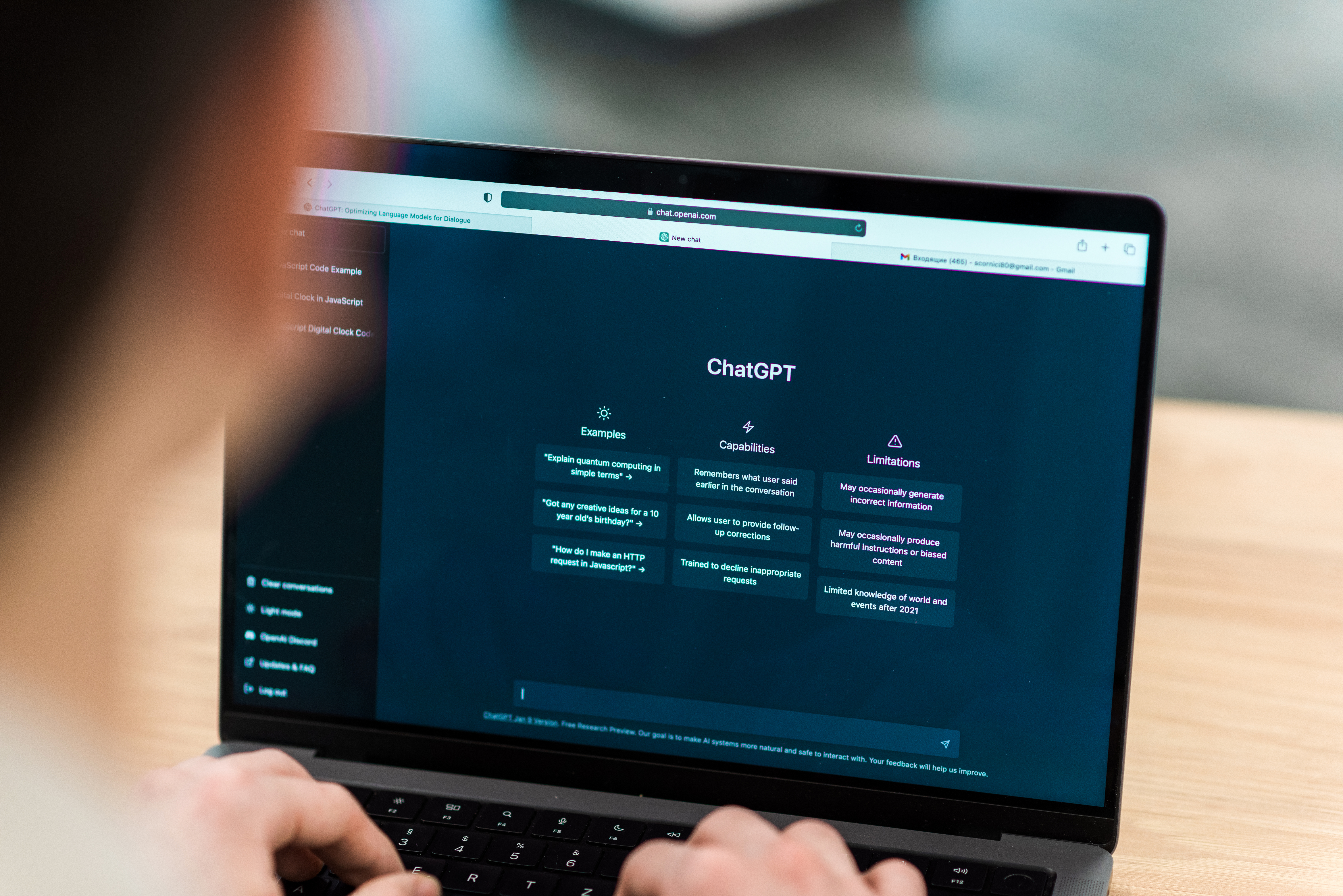 Opened AI chat on laptop Deepseek vs Chatgpt